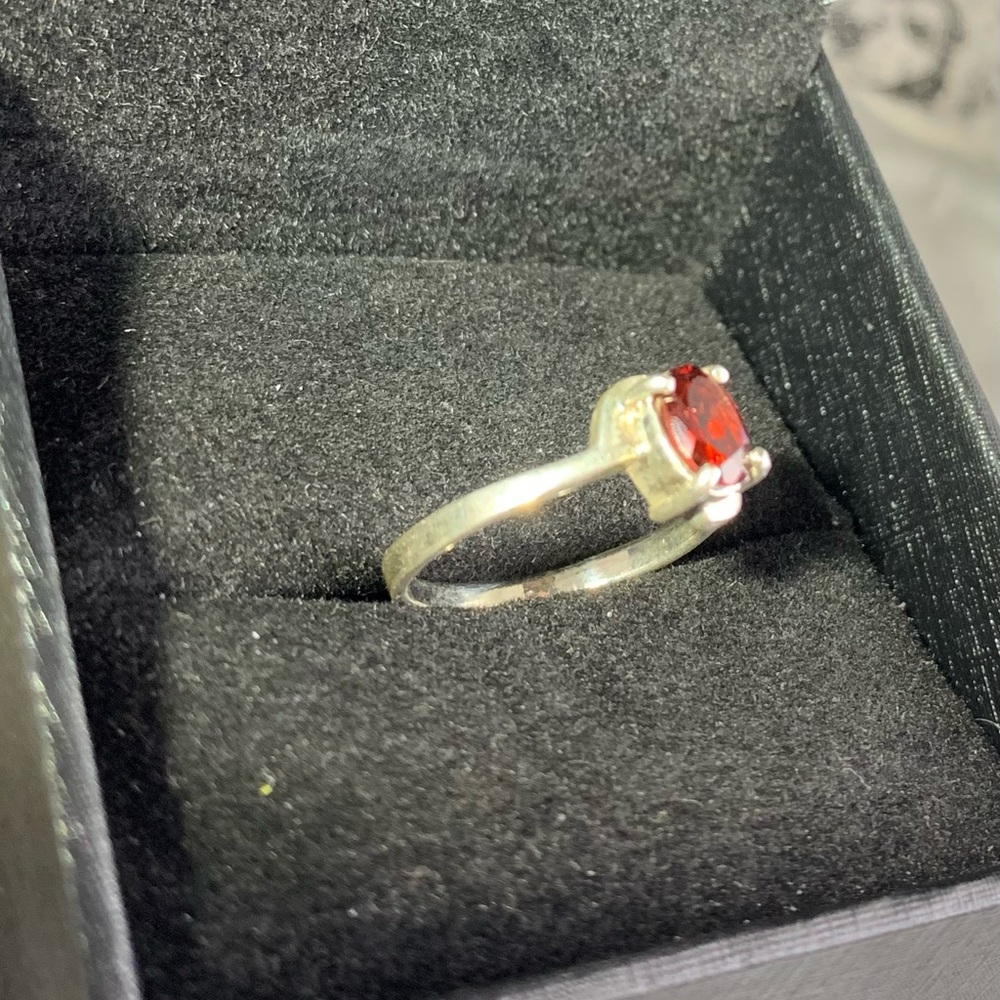 STERLING SILVER RED GARNET RING SIZE 6.5 - Picture 5 of 5